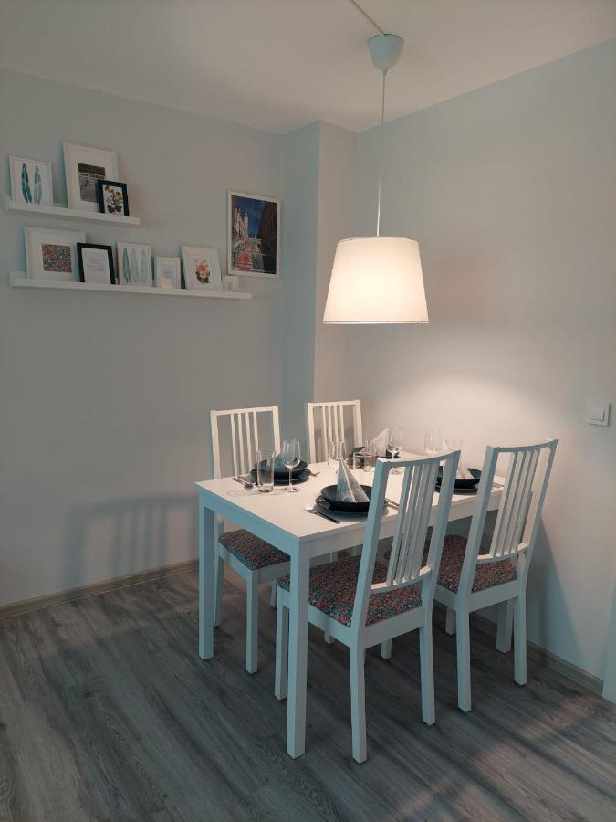 Gemuetliches, Voll Ausgestattetes Apartment Halle  ภายนอก รูปภาพ