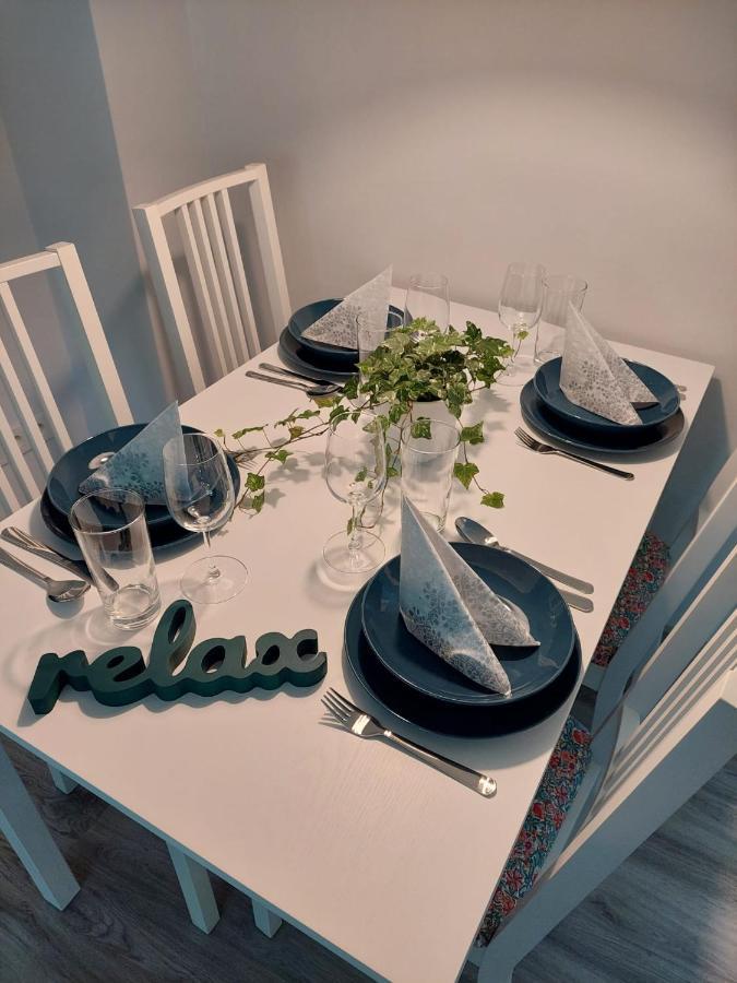 Gemuetliches, Voll Ausgestattetes Apartment Halle  ภายนอก รูปภาพ